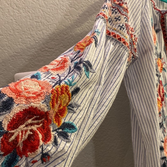 Johnny Was Nadia Embroidered Floral Tunic Top - Picture 5 of 6